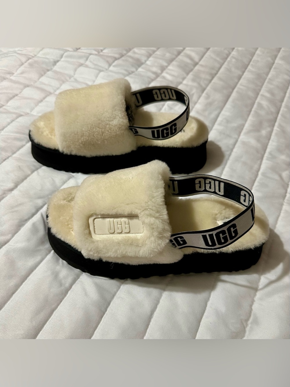 UGG Cream Sheepskin Fluff Platform Slide Sandals with Black Sole - Picture 4 of 5